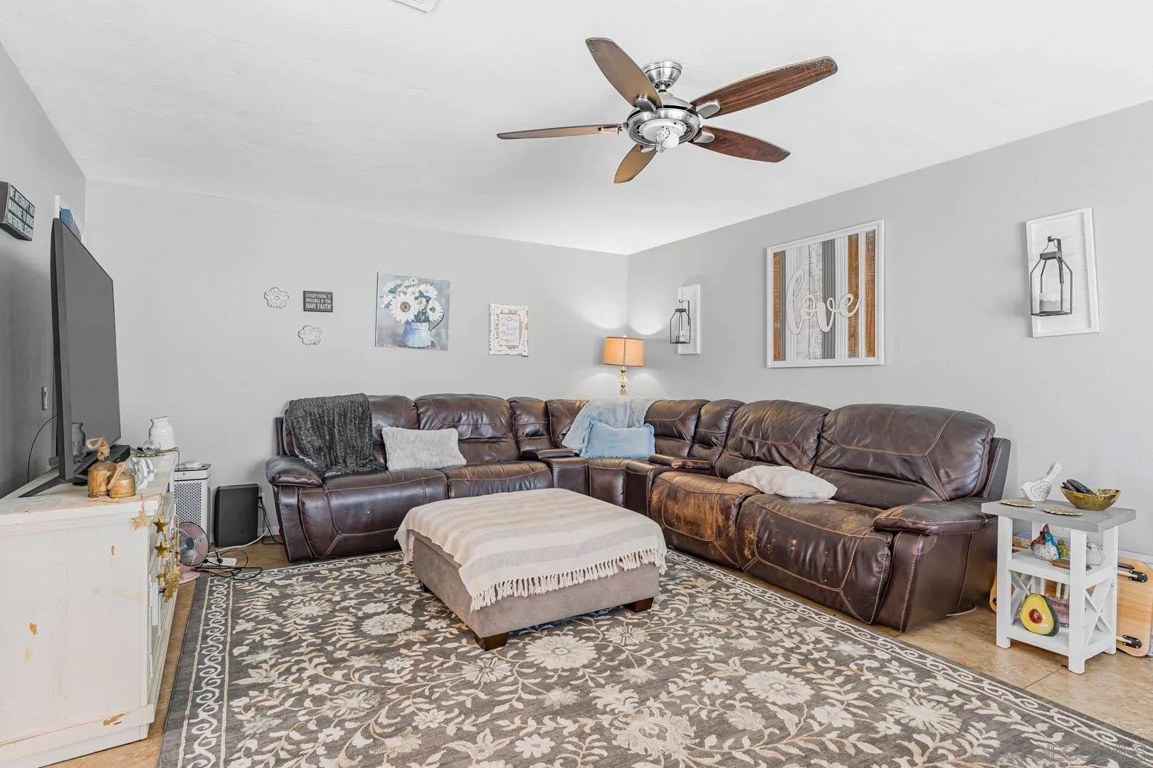 2323 Manzana Way