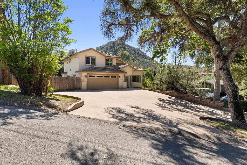 Photo of 460 Rosalie Way, El Cajon, CA 92019 (MLS # 260007548)
