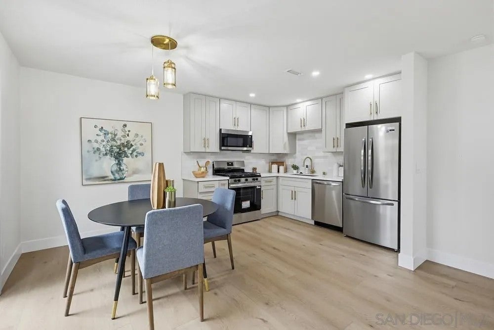 1316 W San Ysidro Blvd Unit A