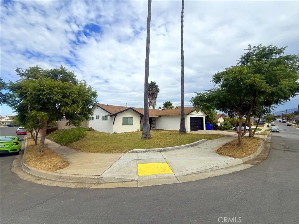 Photo of 7004 La Sena Ave, San Diego, CA 92114 (MLS # CV25230043)