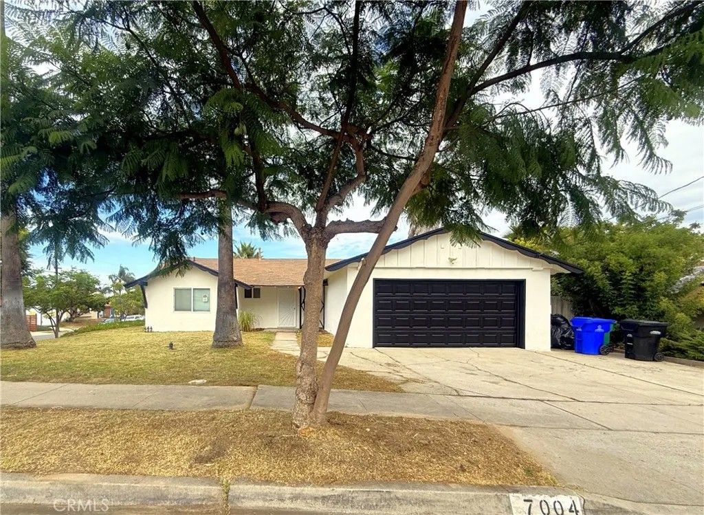 Photo of 7004 La Sena Ave, San Diego, CA 92114 (MLS # CV25230043)
