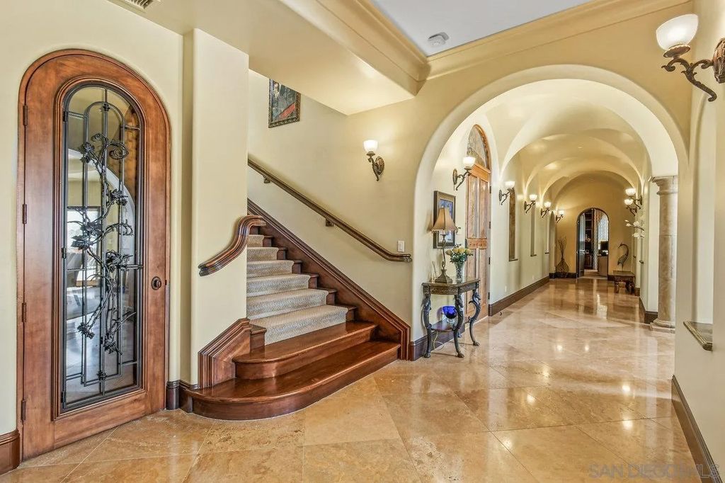 Photo of 19557 Fortuna Del Este, Escondido, CA 92029 (MLS # 250032036)