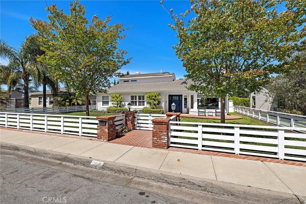 Photo of 492 Magnolia Street, Costa Mesa, CA 92627 (MLS # NP26092887)