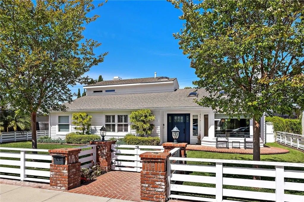 Photo of 492 Magnolia Street, Costa Mesa, CA 92627 (MLS # NP26092887)