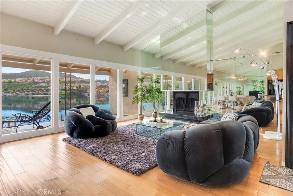 22196 Treasure Island