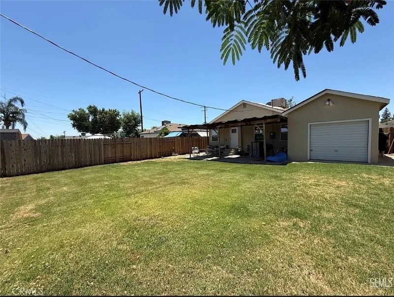 2512 Barnett