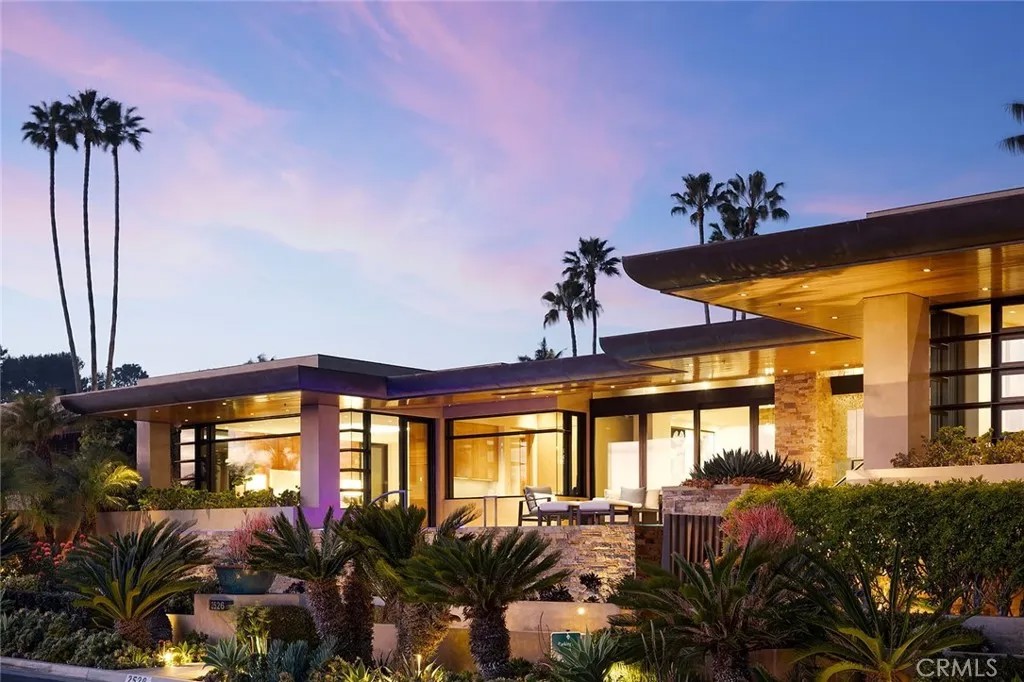 2526 Riviera Drive