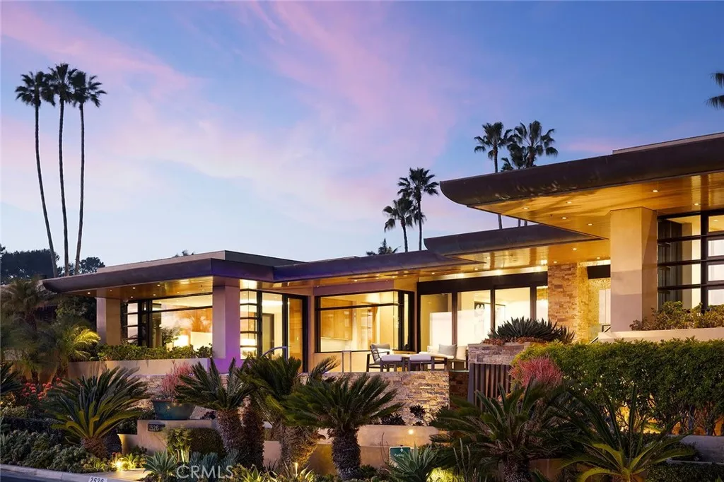 2526 Riviera Drive