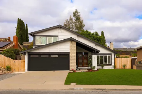 5848 Antigua Blvd, San Diego, CA 92124 - #: 250046314