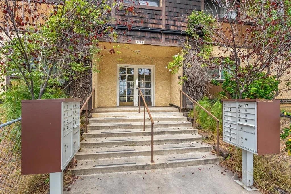 Photo of 634 8 th St #Apt 4, Imperial Beach, CA 91932 (MLS # PTP2604148)