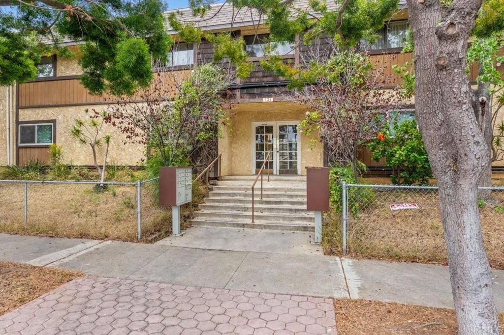 Photo of 634 8 th St #Apt 4, Imperial Beach, CA 91932 (MLS # PTP2604148)