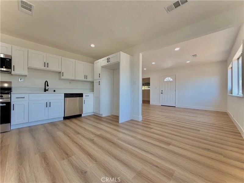 4396 Sepulveda Avenue