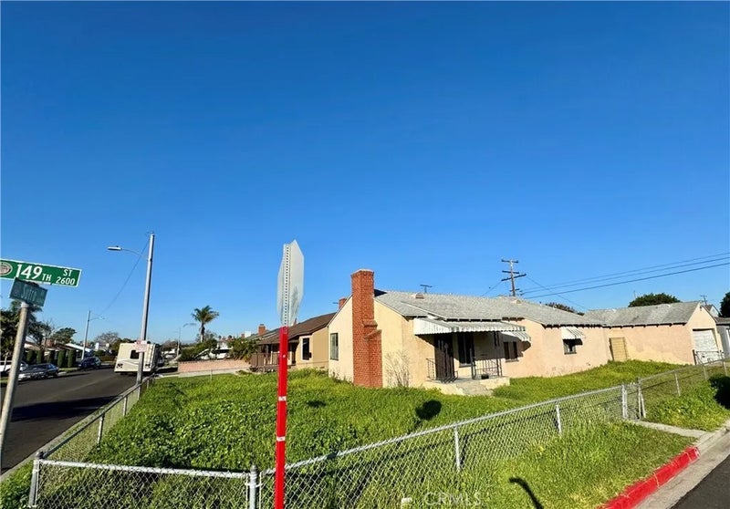14866 Sutro Avenue