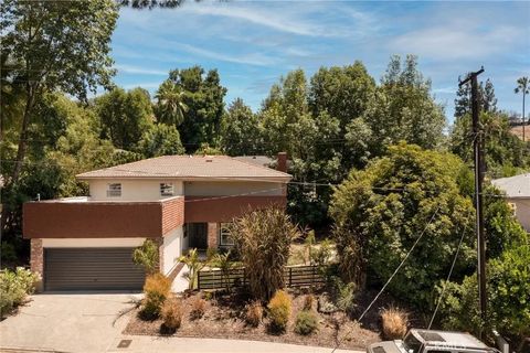 22666 Cavalier Street Woodland Hills CA 91364