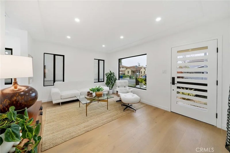 2229 Shoredale