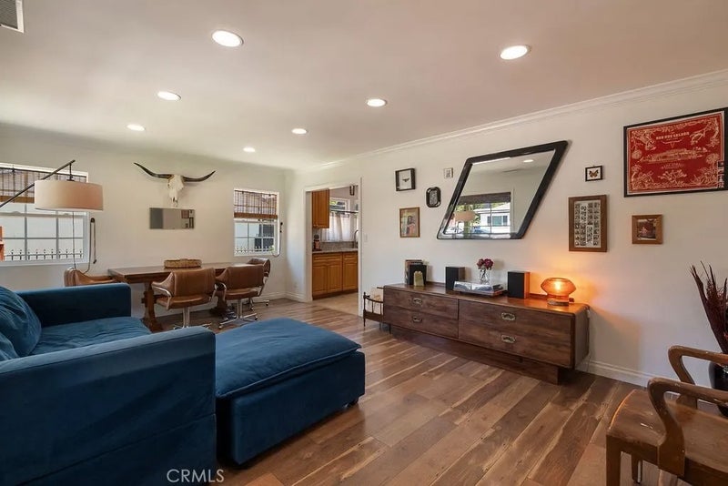 346 W Artesia