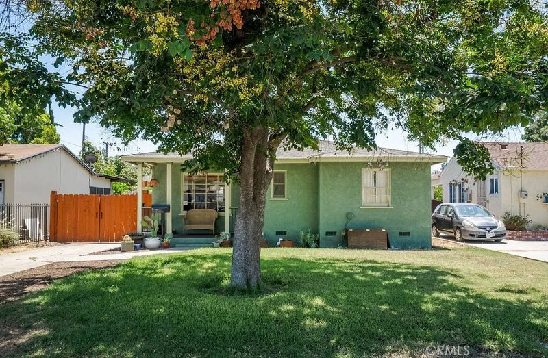 346 W Artesia