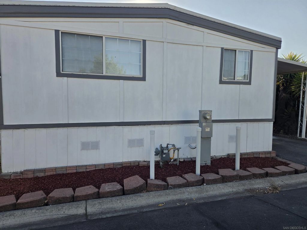 Photo of 2550 E Valley Parkway #122, Escondido, CA 92027 (MLS # 250040255)