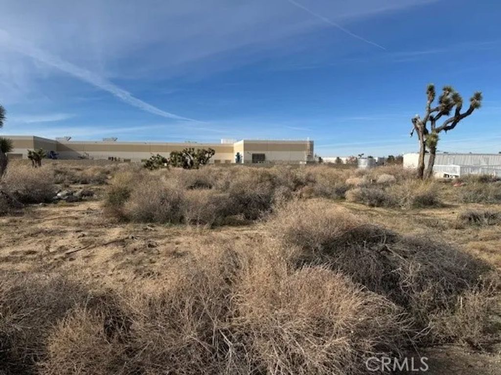 Photo of 42901 6th St E, Lancaster, CA 93535 (MLS # SR26017319)