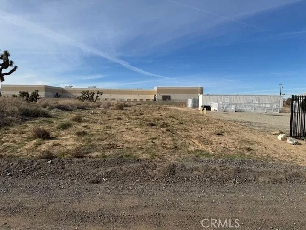 Photo of 42901 6th St E, Lancaster, CA 93535 (MLS # SR26017319)