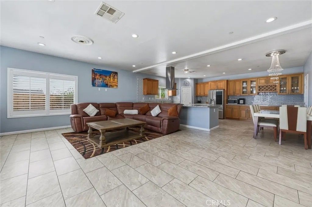 Photo of 5491 N Pinnacle Ln, San Bernardino, CA 92407 (MLS # IV26075120)