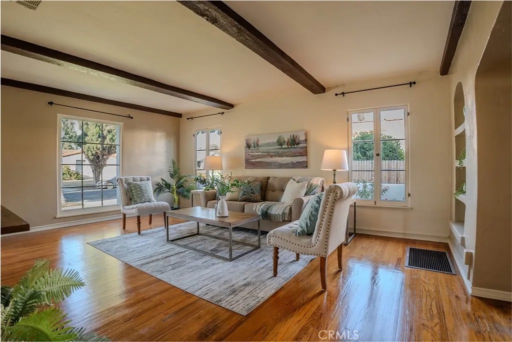 3564 Elmwood