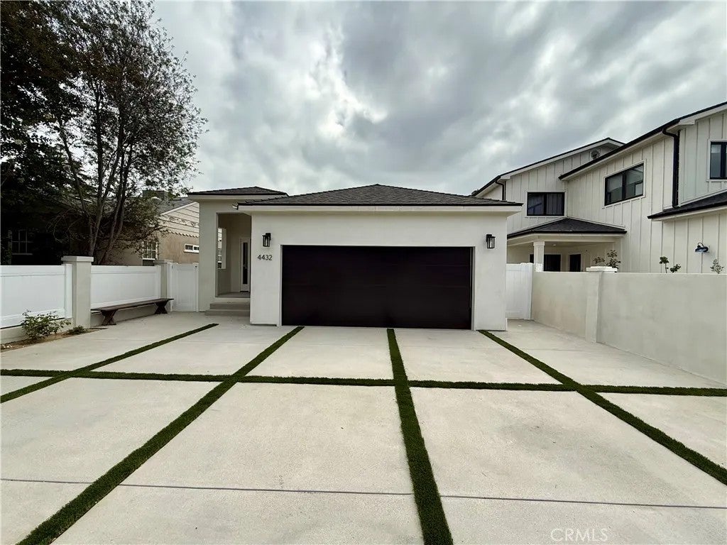 4432 Laurelgrove Avenue