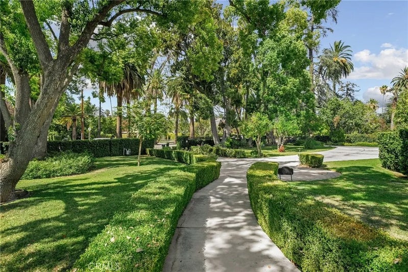 731 W Highland Avenue