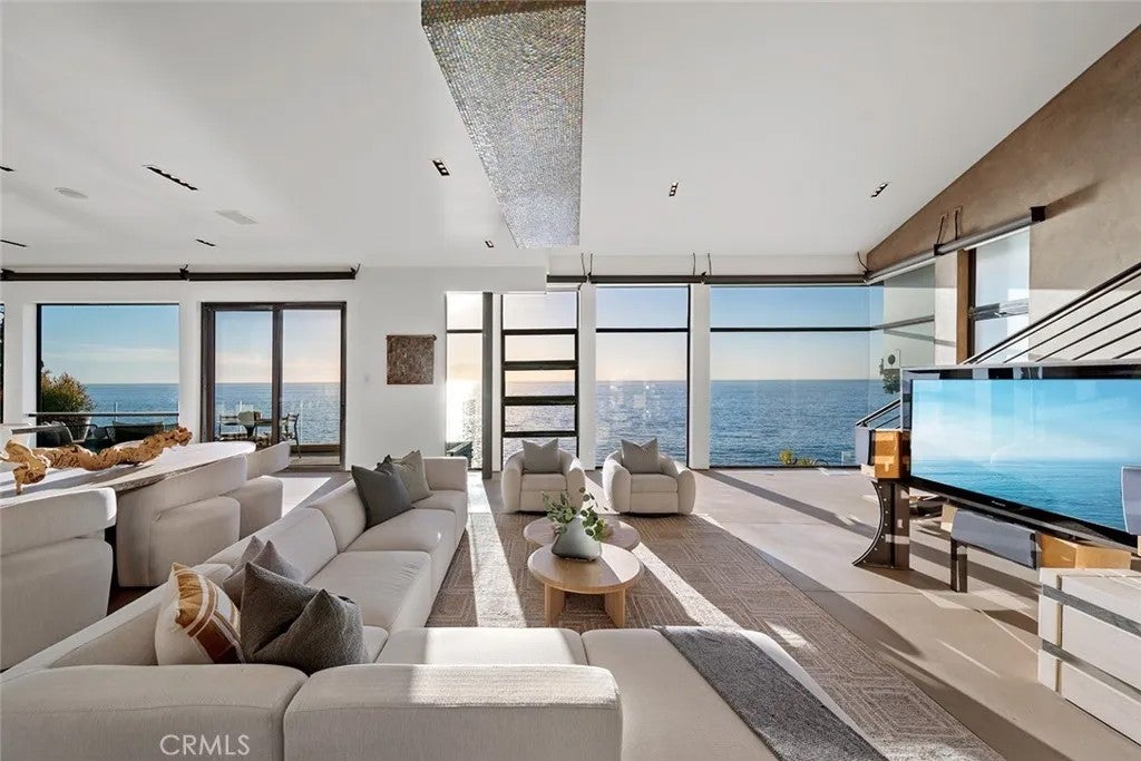 2665 Victoria Drive