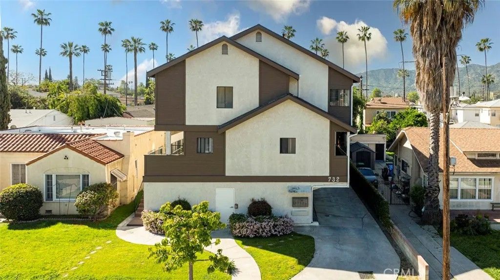 Photo of 732 W Dryden St, Glendale, CA 91202 (MLS # GD26064433)