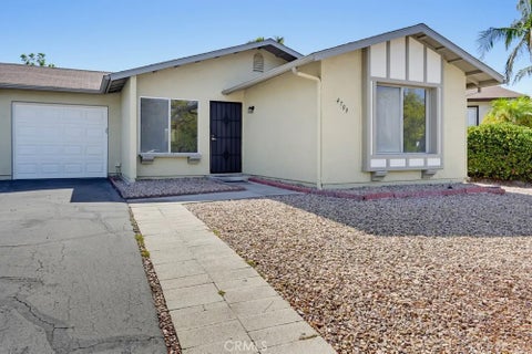 Photo of 4709 Westerly Court, Oceanside, CA 92056 (MLS # OC26212319)