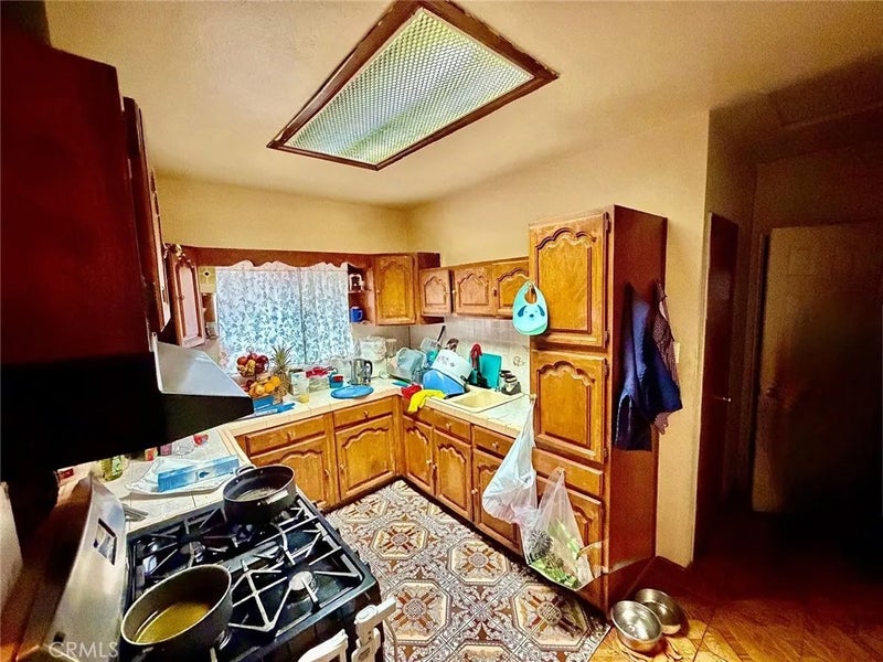 1454 E 50th