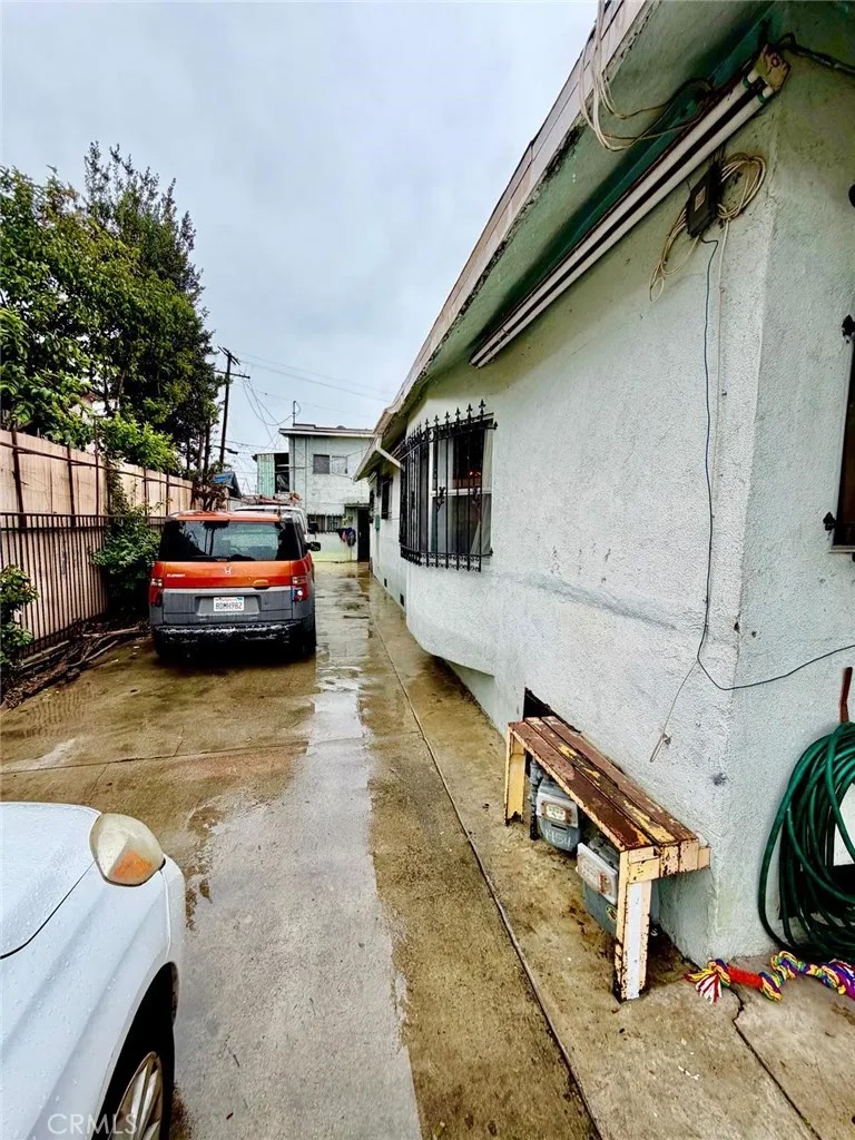 1454 E 50th