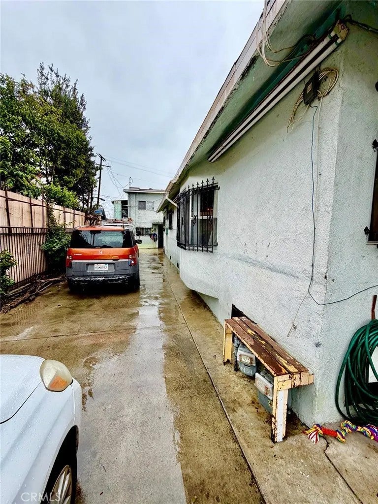1454 E 50th