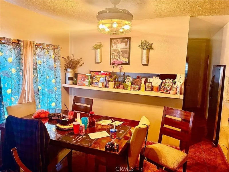 1454 E 50th