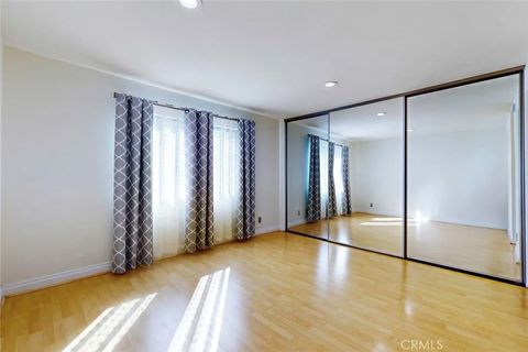 Photo of 10504 Sunland Blvd Boulevard #5, Sunland, CA 91040 (MLS # GD25249482)