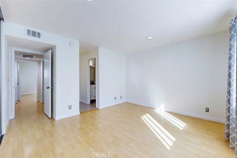 Tiny photo for 10504 Sunland Blvd Boulevard #5, Sunland, CA 91040 (MLS # GD25249482)