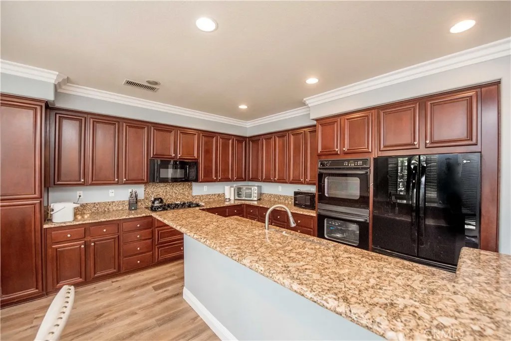 2815 Douglas Way