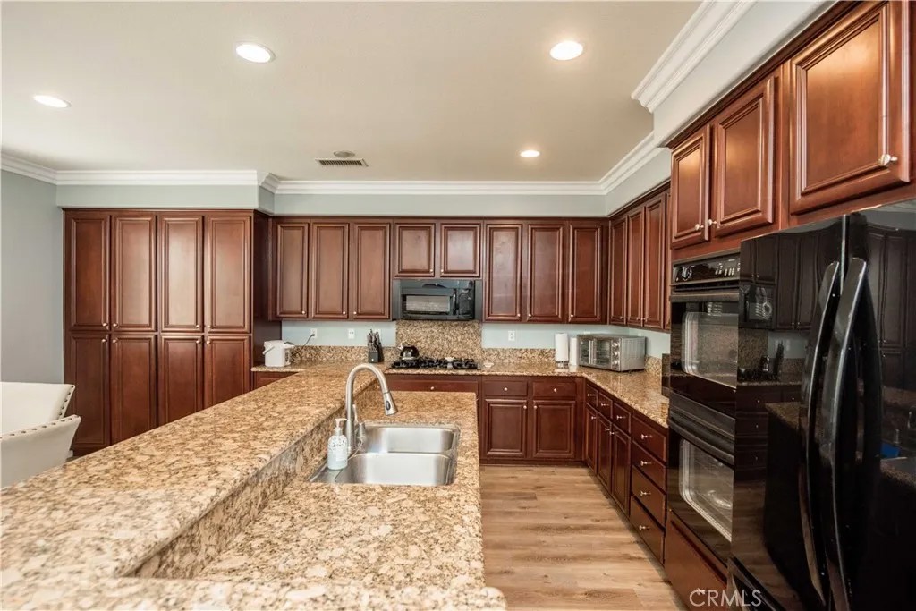 2815 Douglas Way