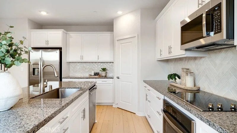 3256 Floral Paseo