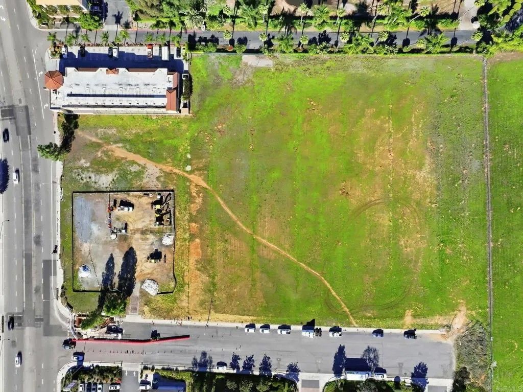 Photo of 1630 S Mission Rd, Fallbrook, CA 92028 (MLS # NDP2511100)