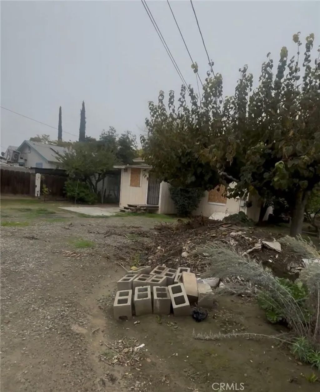 Photo of 301 E Merced St, Avenal, CA 93204 (MLS # FR25272978)