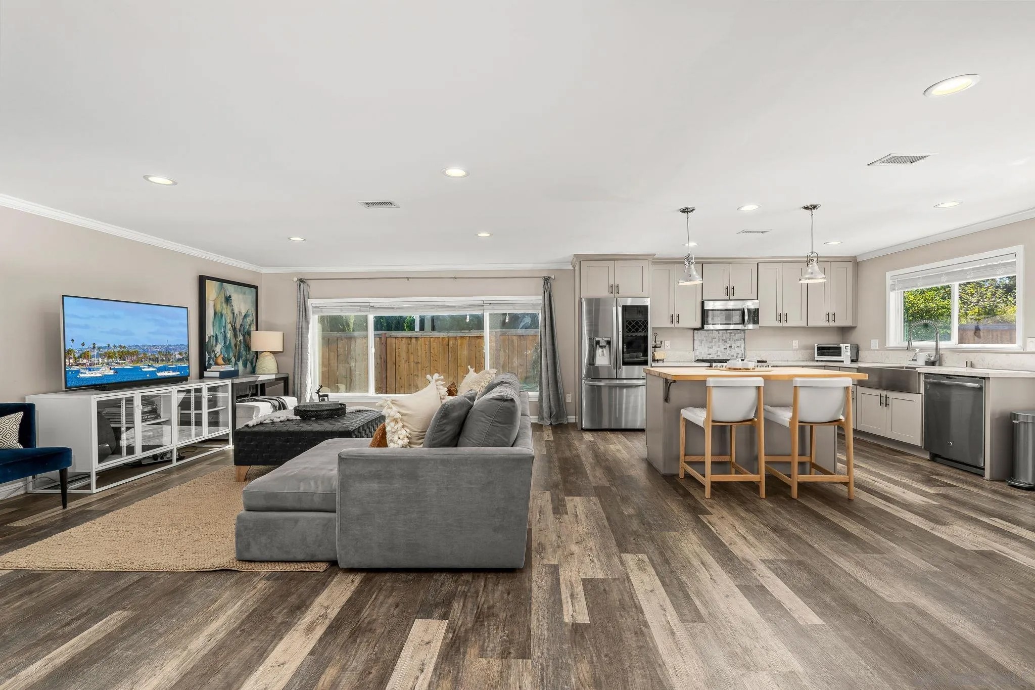 8347 Carlton Oaks Dr.