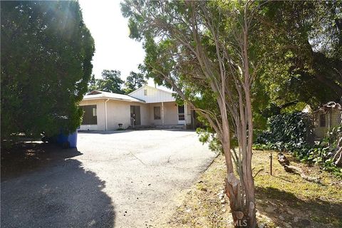 Photo of 6516 Elmo Street, Tujunga, CA 91042 (MLS # SR26054554)