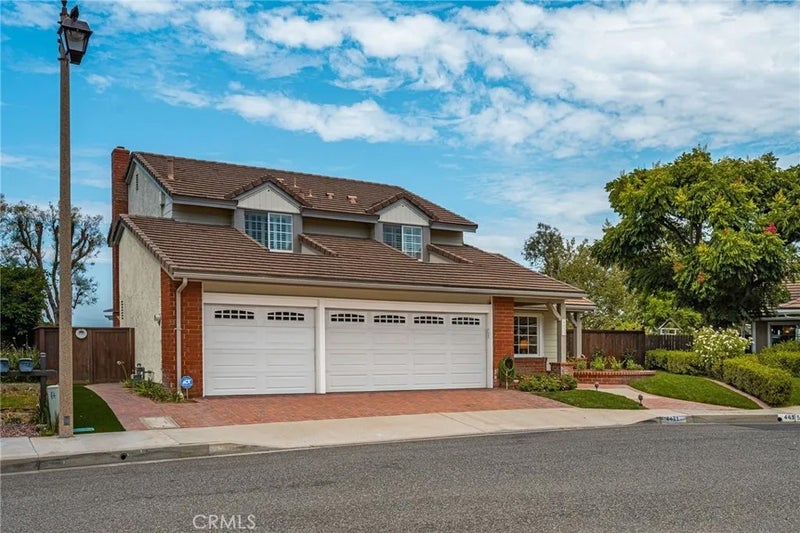 4431 E Olive Branch