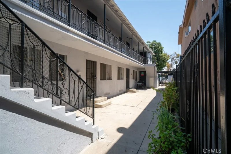 1425 Cedar Avenue