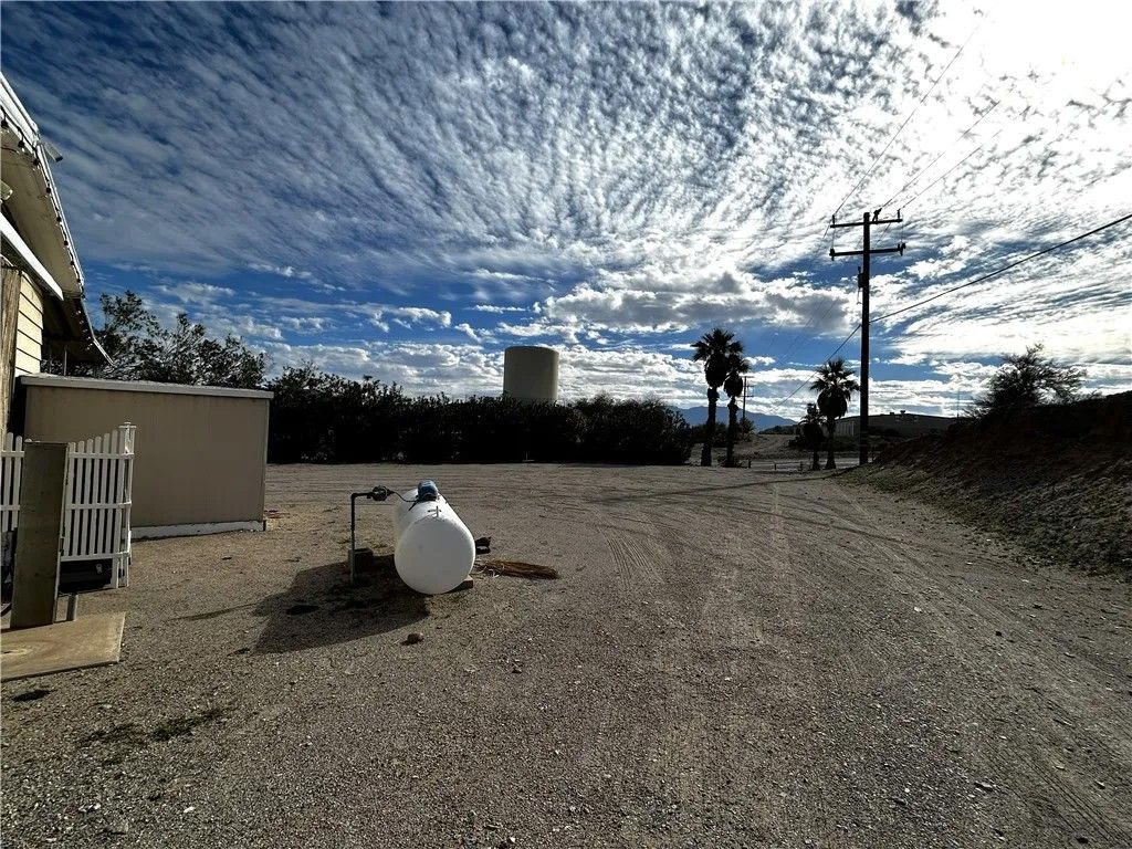 Photo of 1 Sunrise, Needles, CA 92363 (MLS # HD26027810)