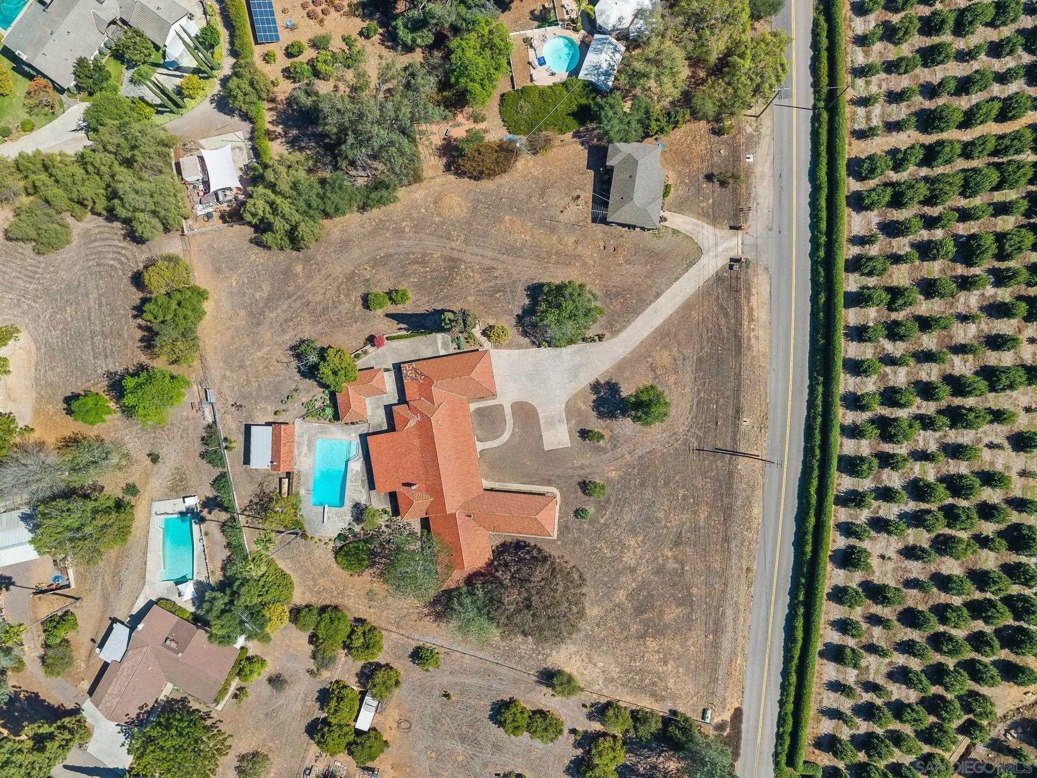 2652-54 Mountain View Dr