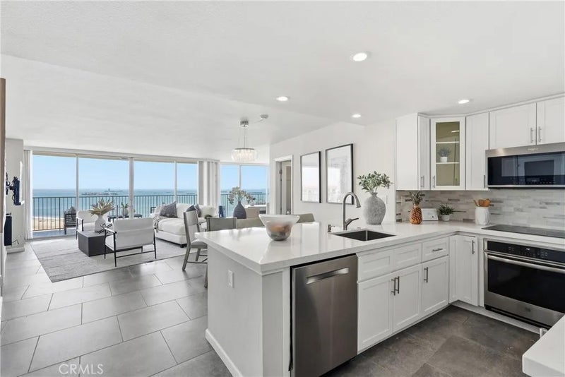 700 E Ocean Boulevard 2305