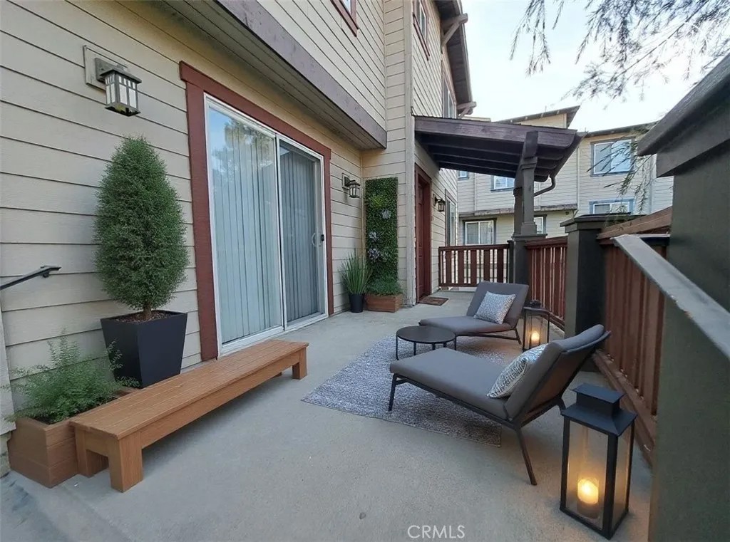 6300 Honolulu Avenue 101